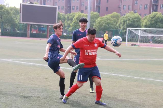 中超最新积分动态：蓉城尽管失利仍稳居榜首，争冠悬念持续